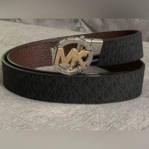 Michael Kors reversible belt
